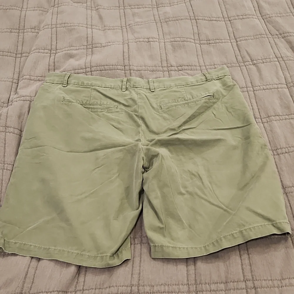 GAP Women's Army Green Shorts Size 10!